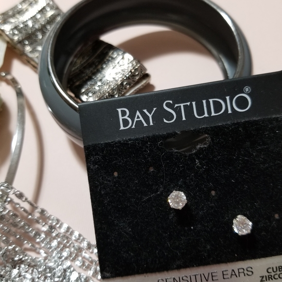 Collection of Jewelry - Picture 5 of 8